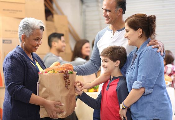 Types of Food to Donate to a Food Drive